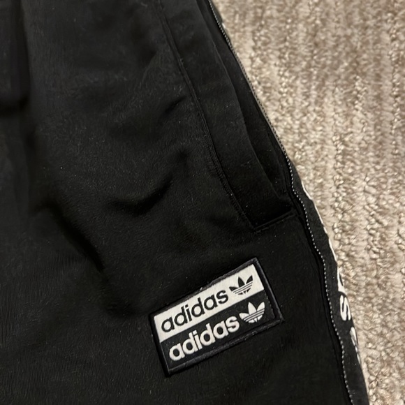 Adidas Original Casual Shorts - Picture 2 of 5